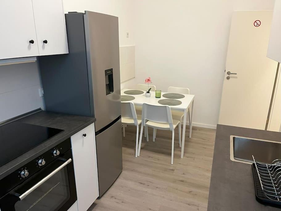 City Apartment On The Rhine, Keulen Buitenkant foto